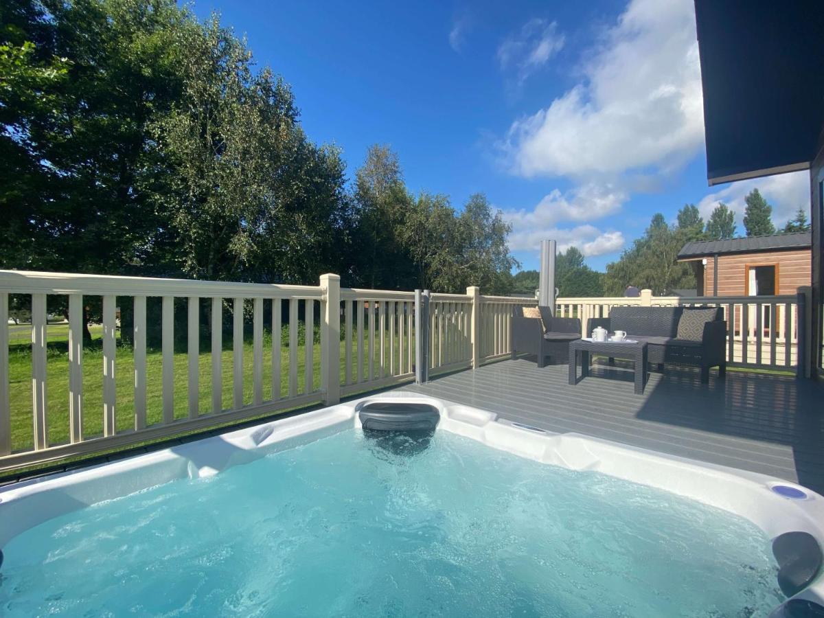 The Yorkshire Burrow Lodge With Hot Tub Dış mekan fotoğraf